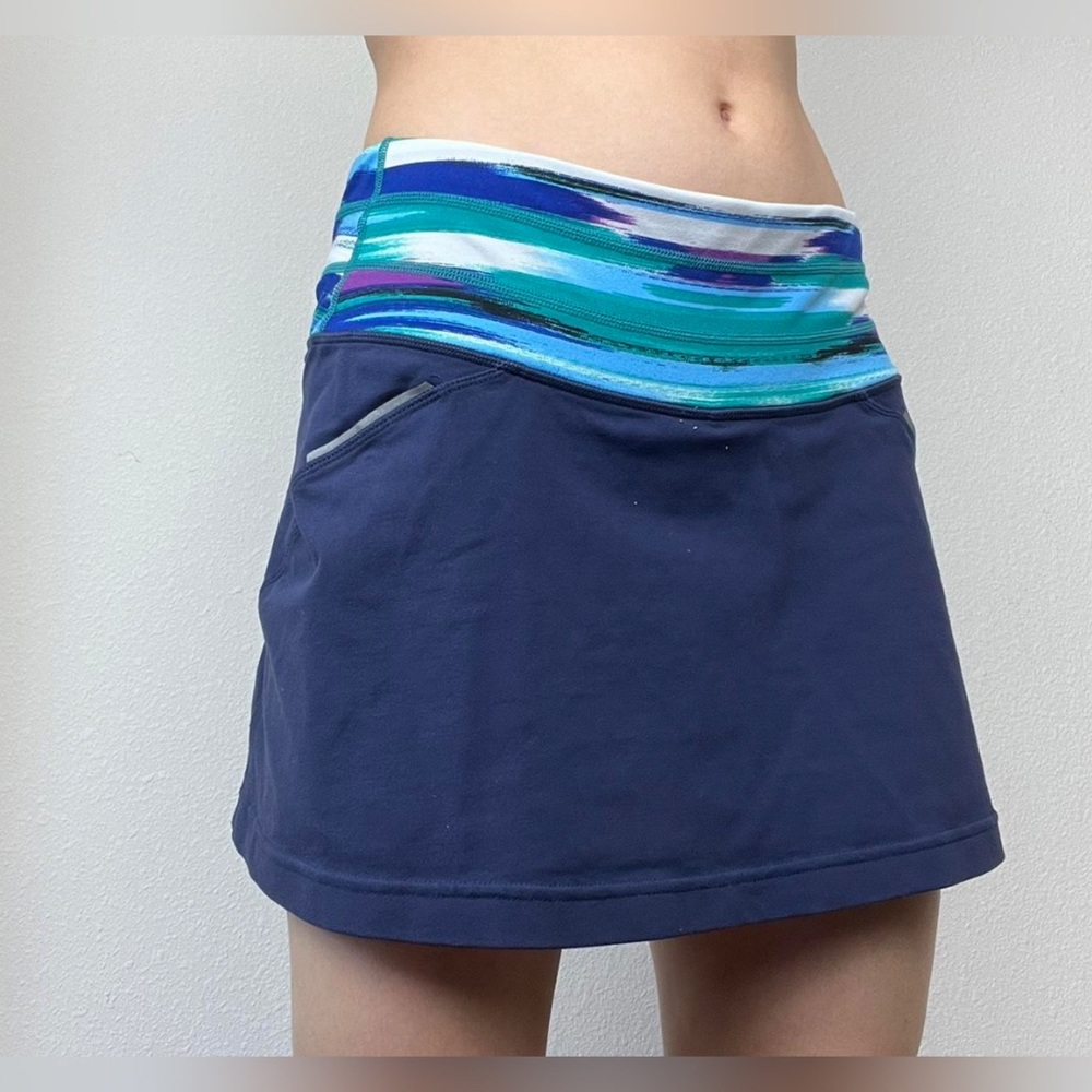 Athleta Grenadine Airbrush Relay Skort Lines - S